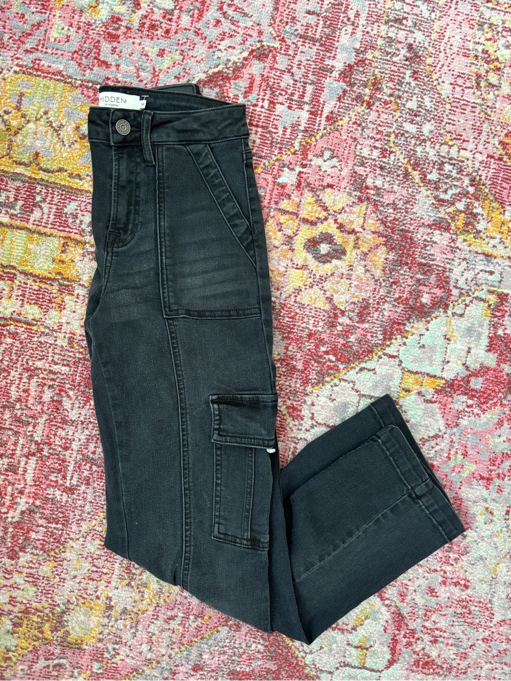 Women’s Straight Leg Cargo Jeans in Black